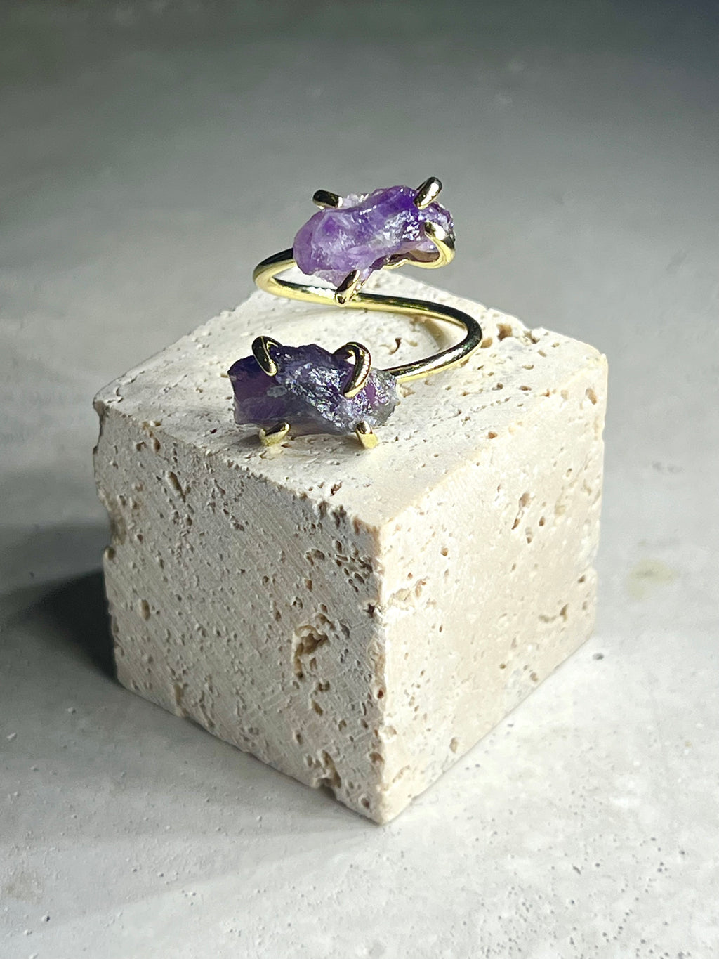 Raw Amethyst Ring 18k No 02