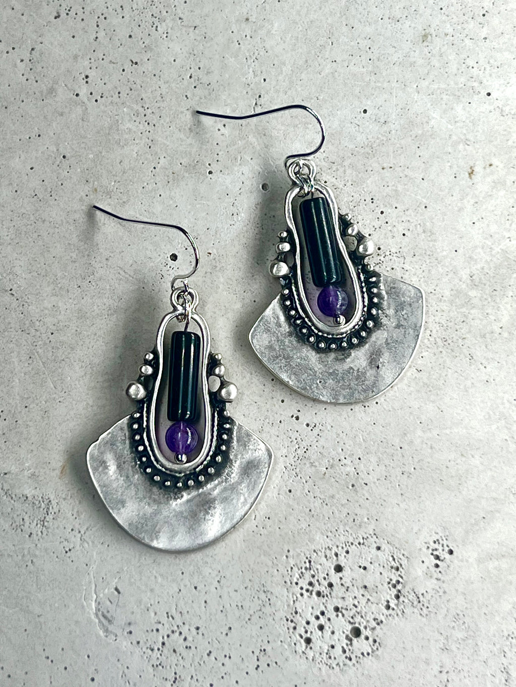 Runa black Onyx & Amethyst