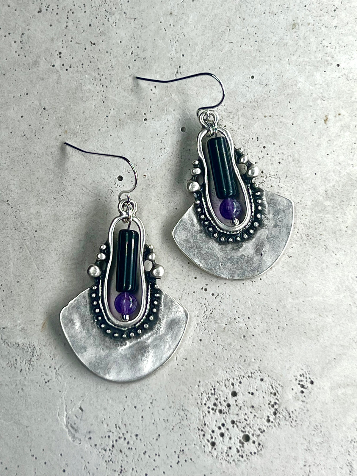 Runa black Onyx & Amethyst