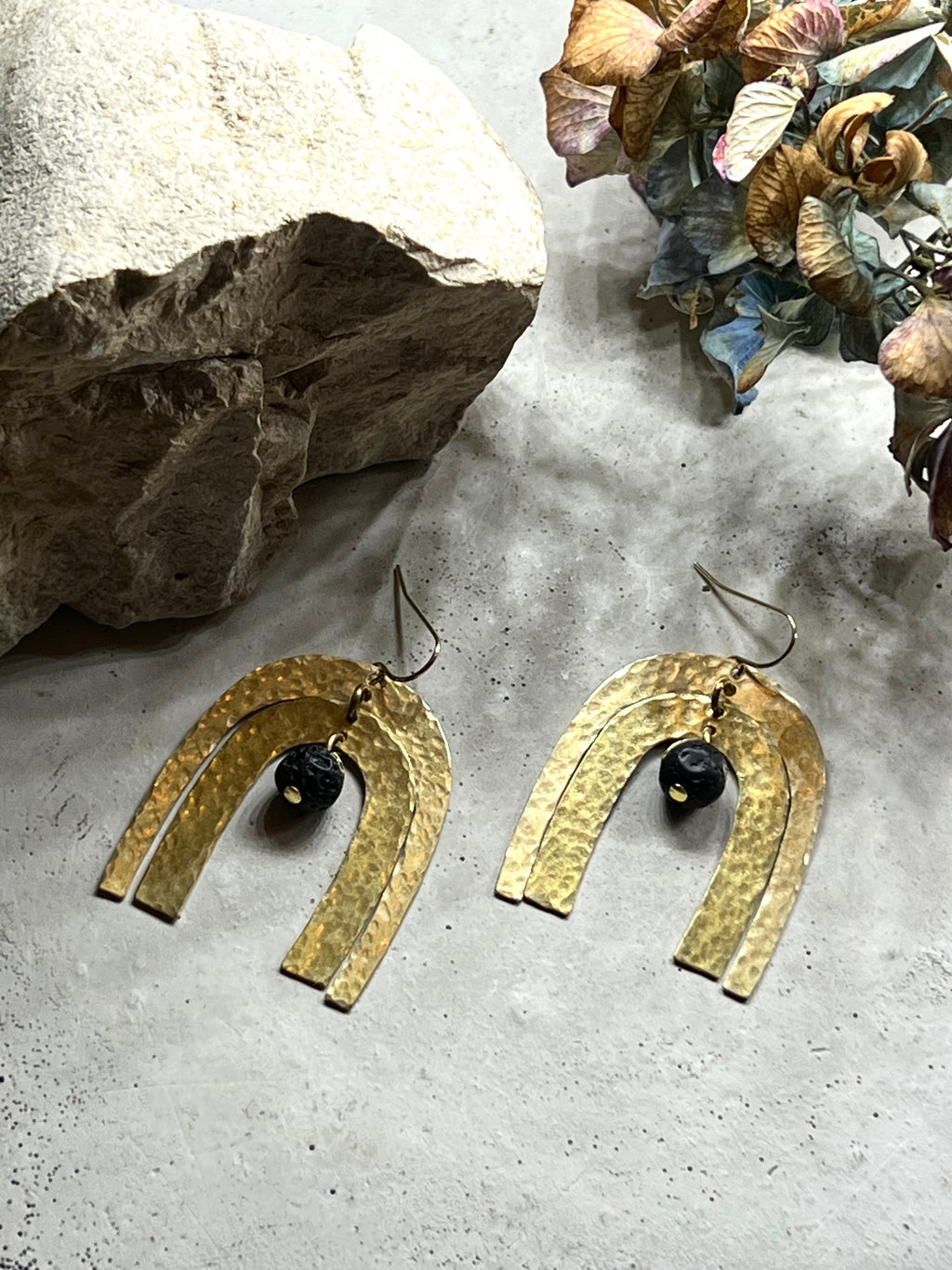 Katta arch earrings