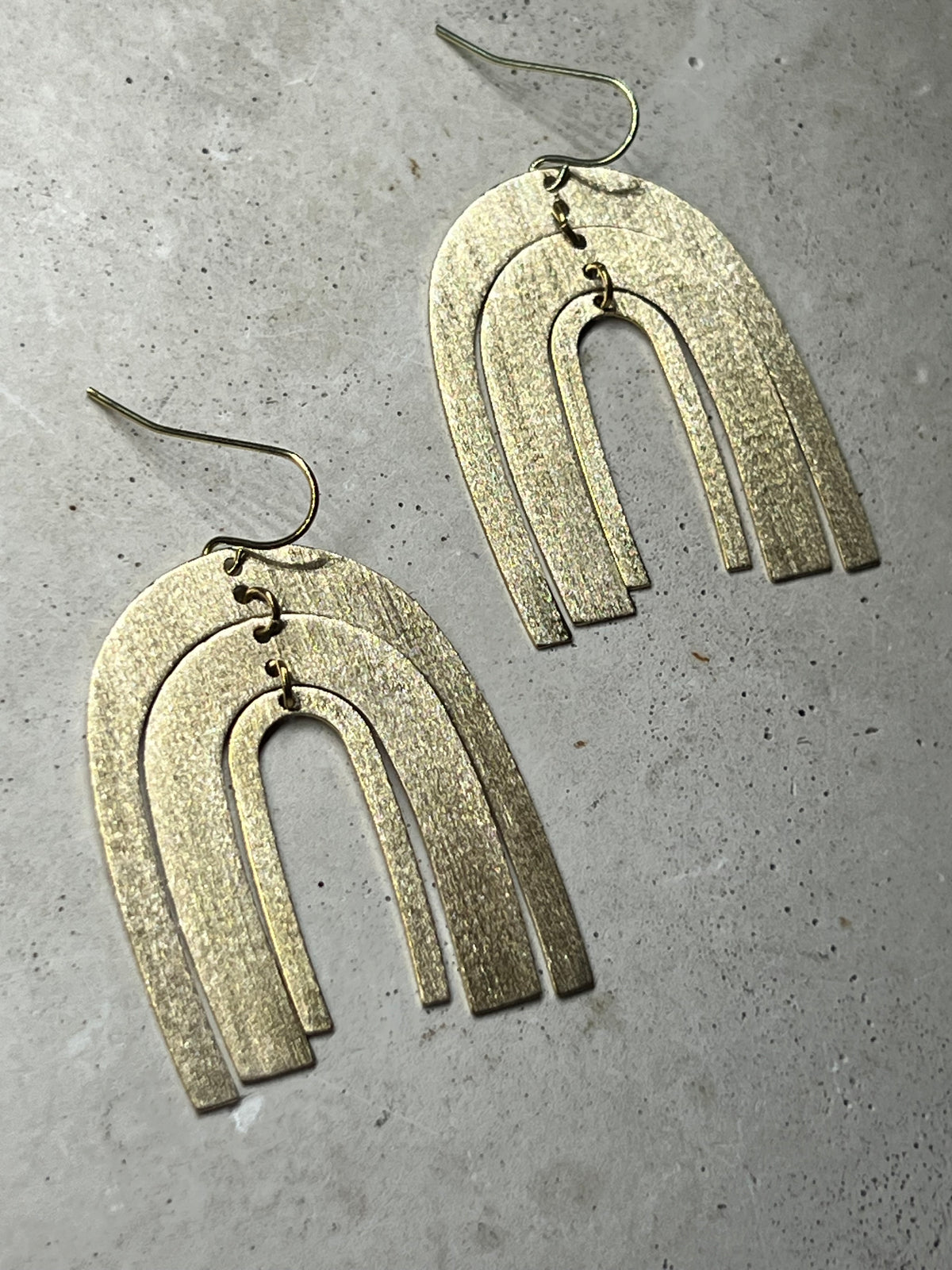 Katta arch earrings