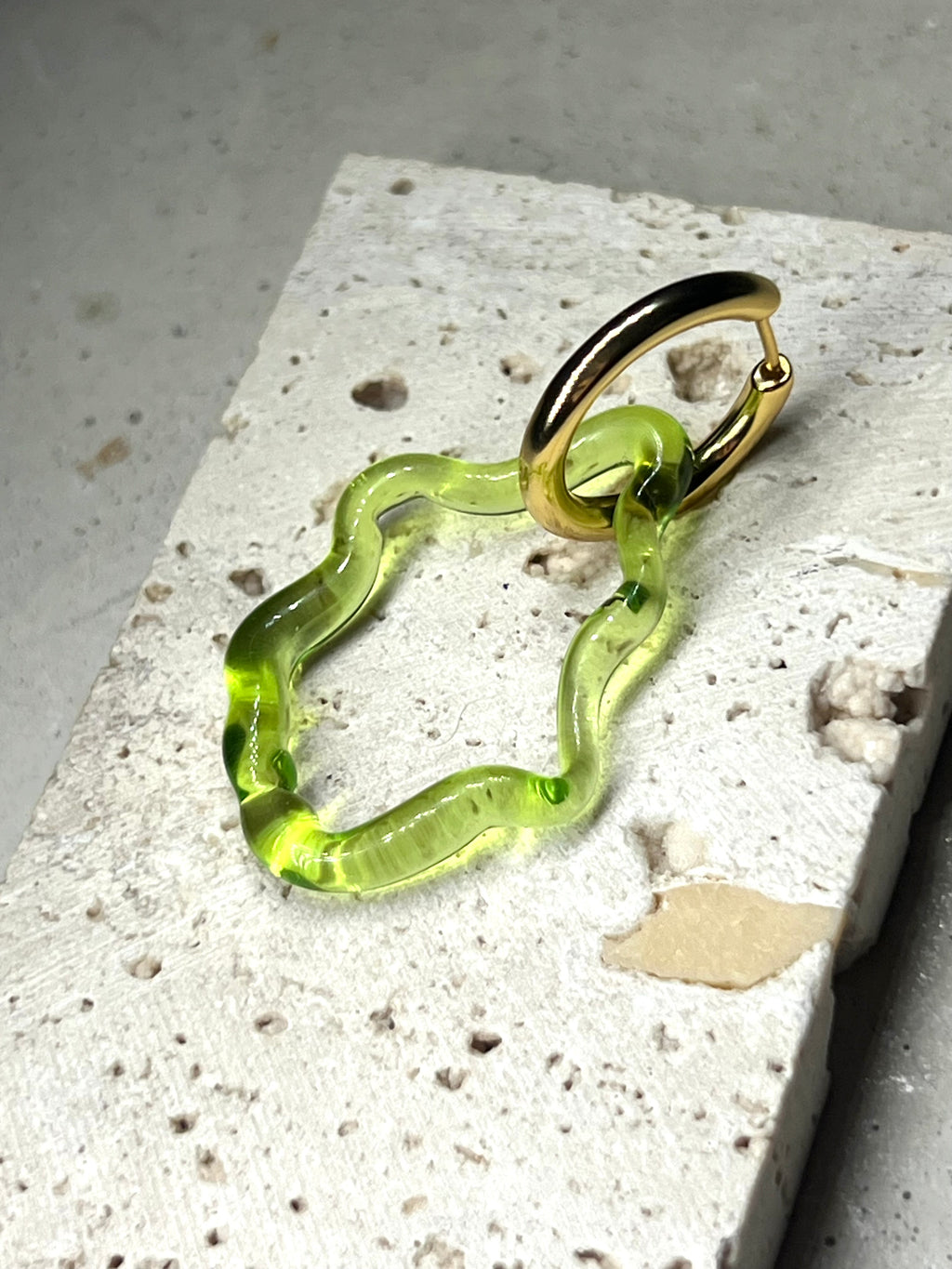 Glas organic Circle `Green Beryll´ 925 Silverhoops in 18k Gold