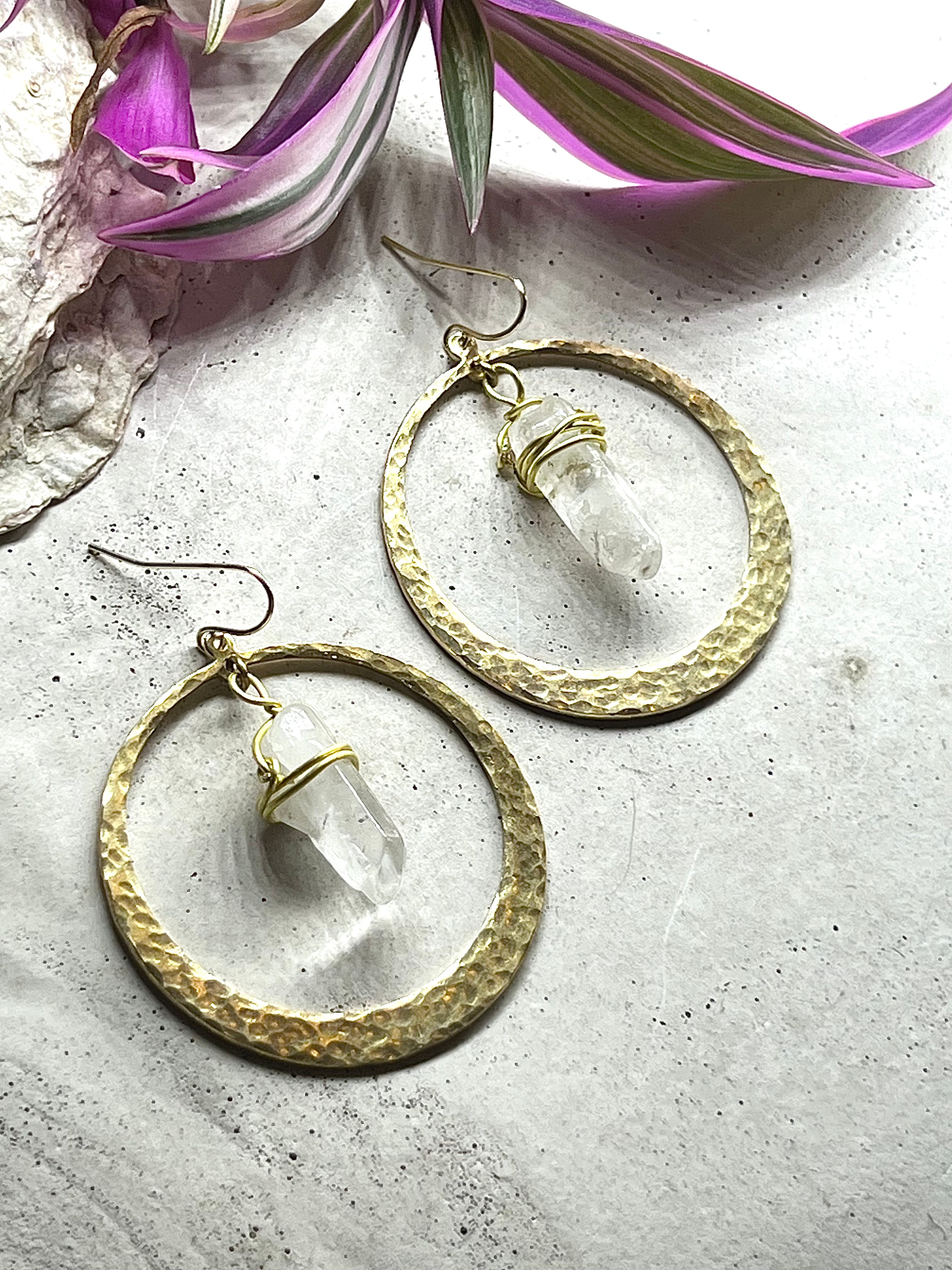 Crystal in Circle -  Bergkristall