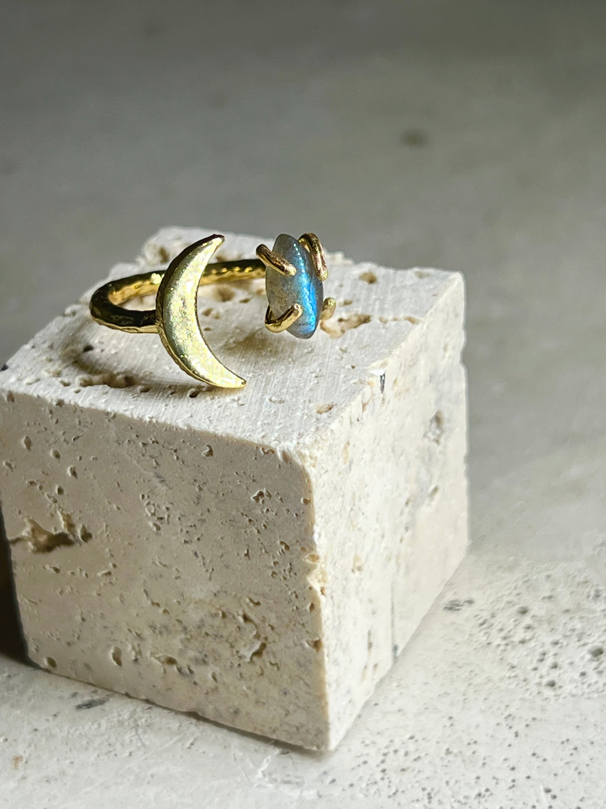 Moon Ring Moonstone