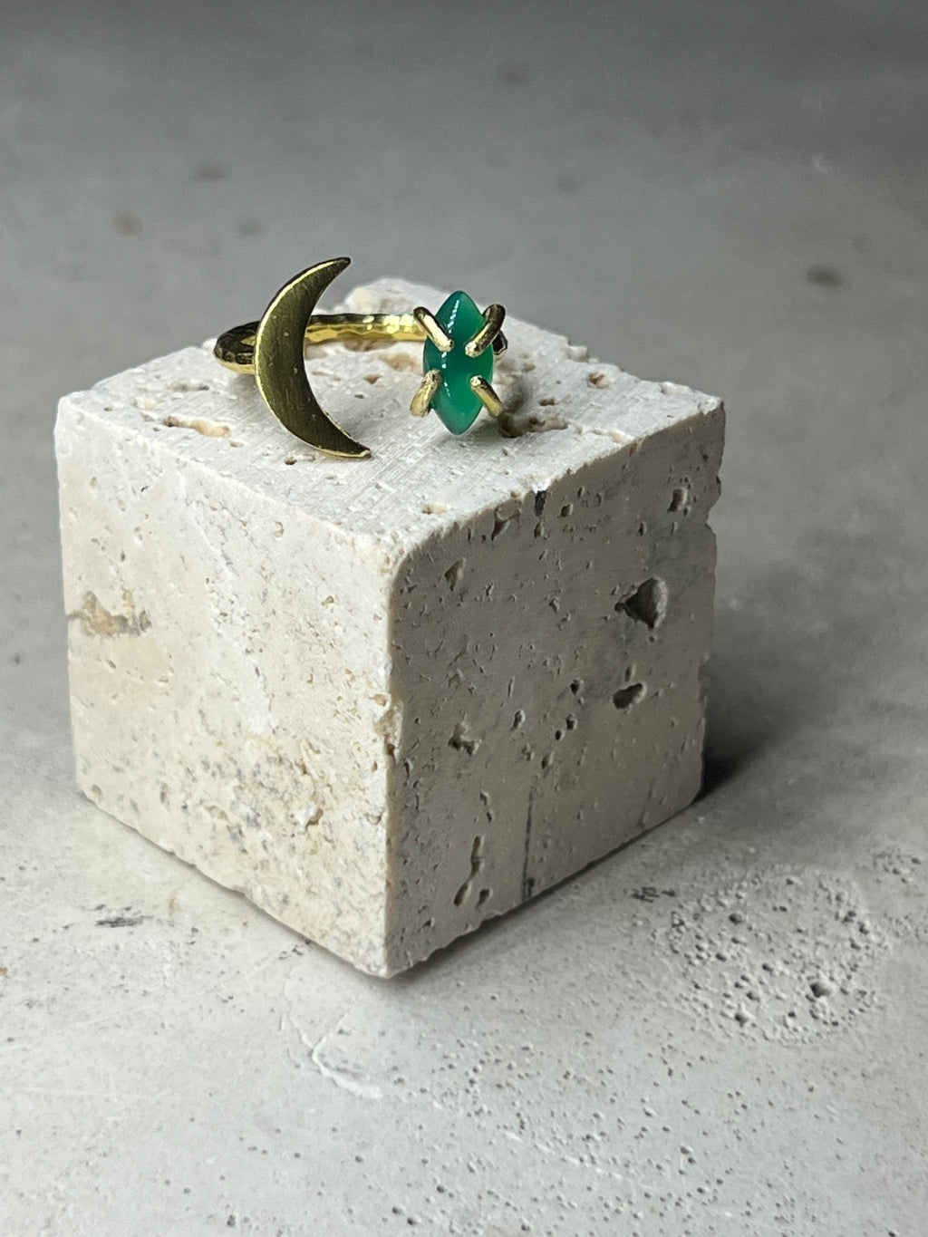 Green onyx moon ring
