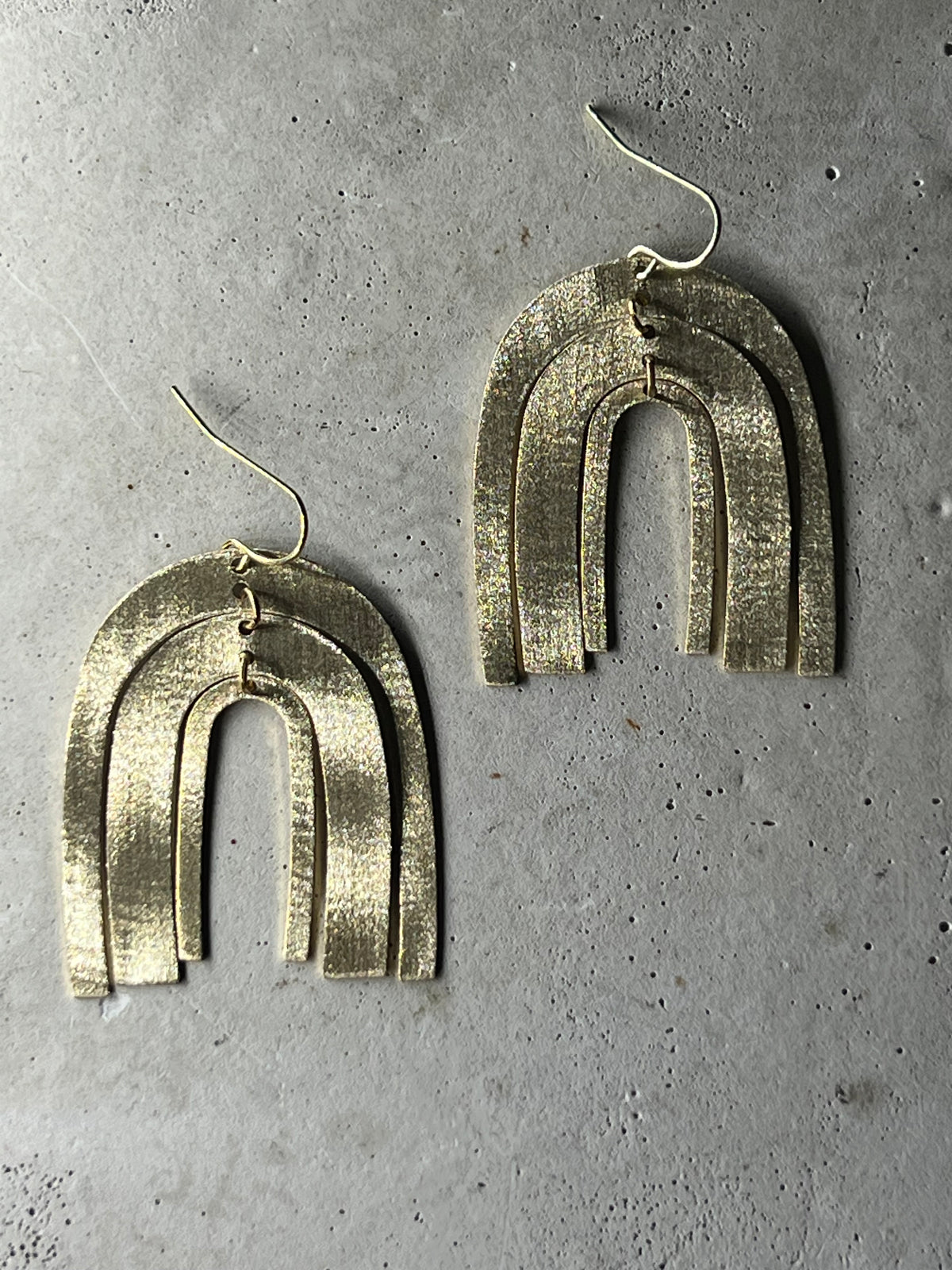 Katta arch earrings
