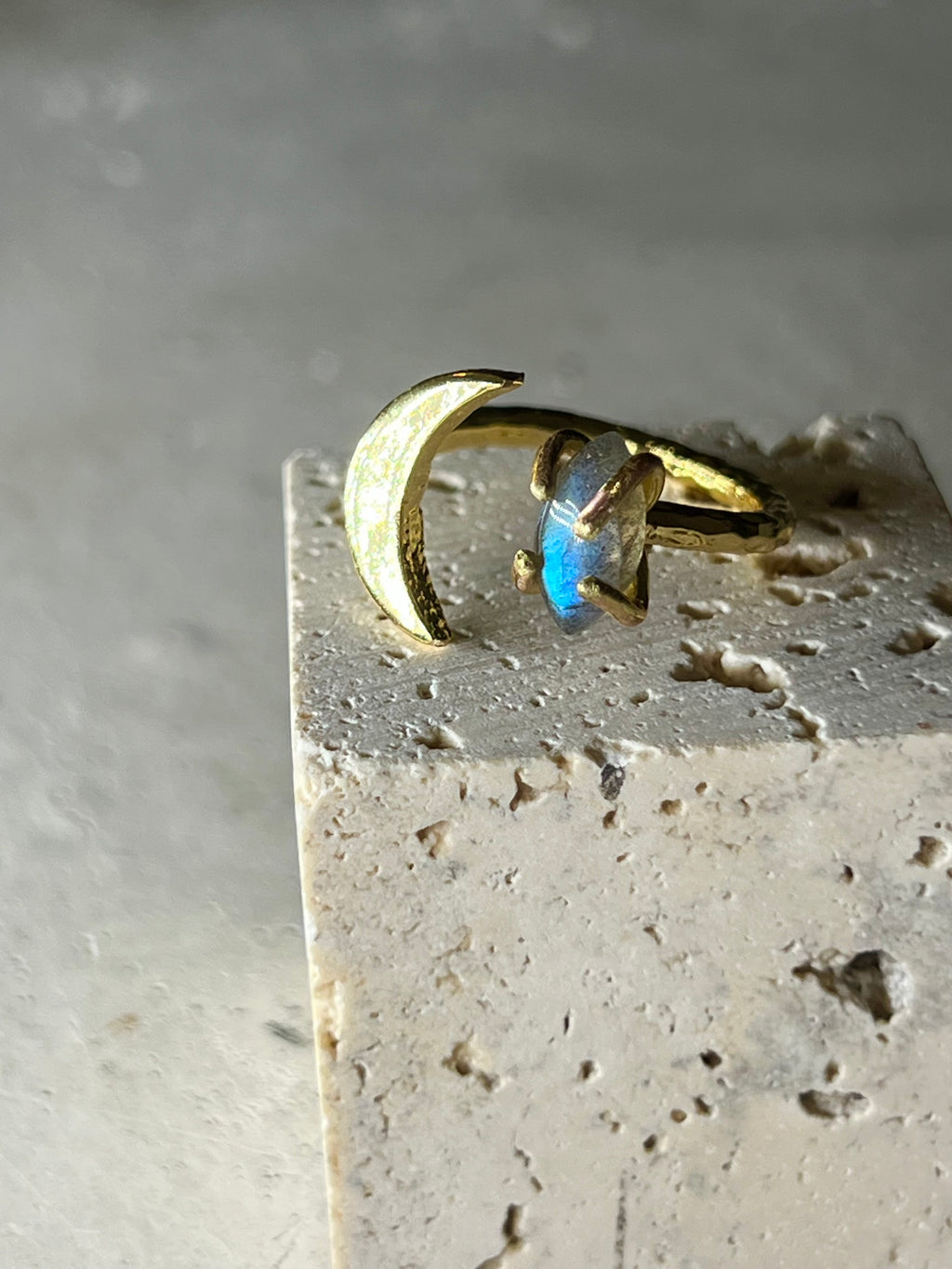 Moon Ring Moonstone