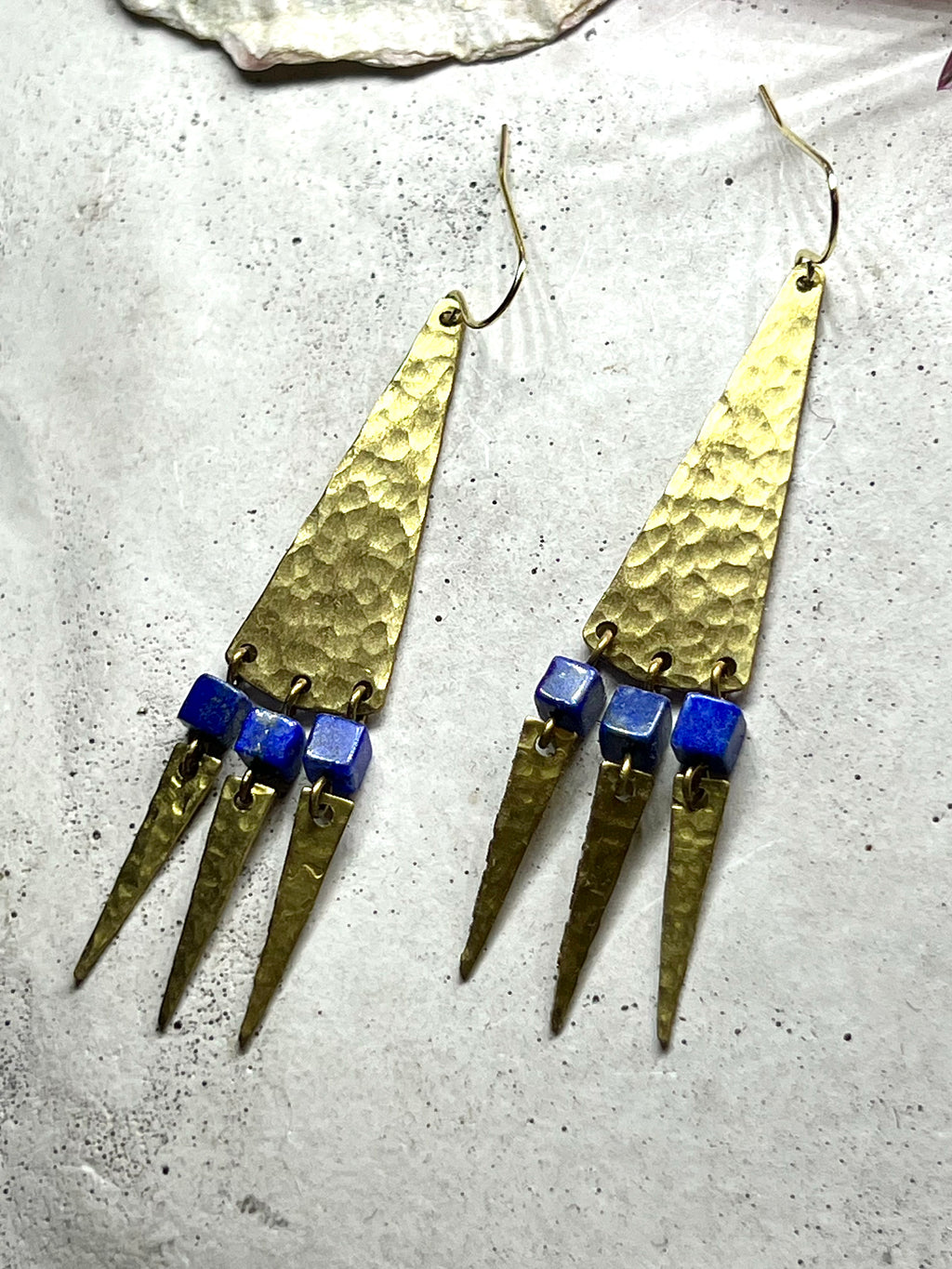 Lapislazuli Triangles
