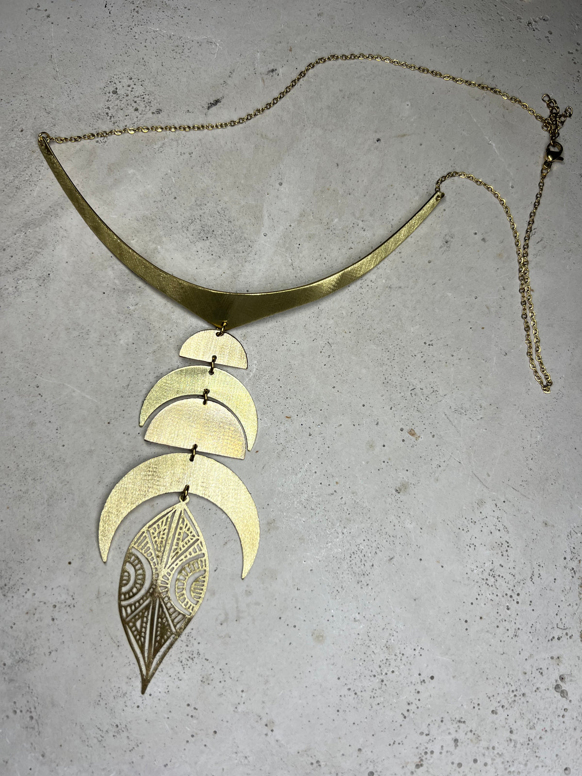 Ayokha Choker