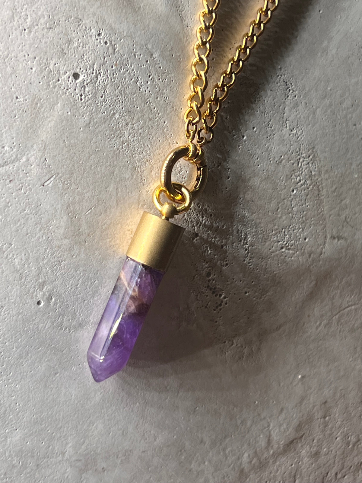 Maxi 18k Choker mit Amethystkristallspitze