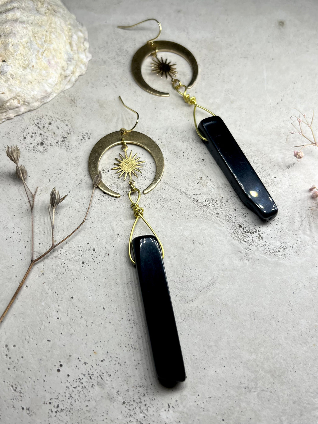Black Onyx, Suns & Moons