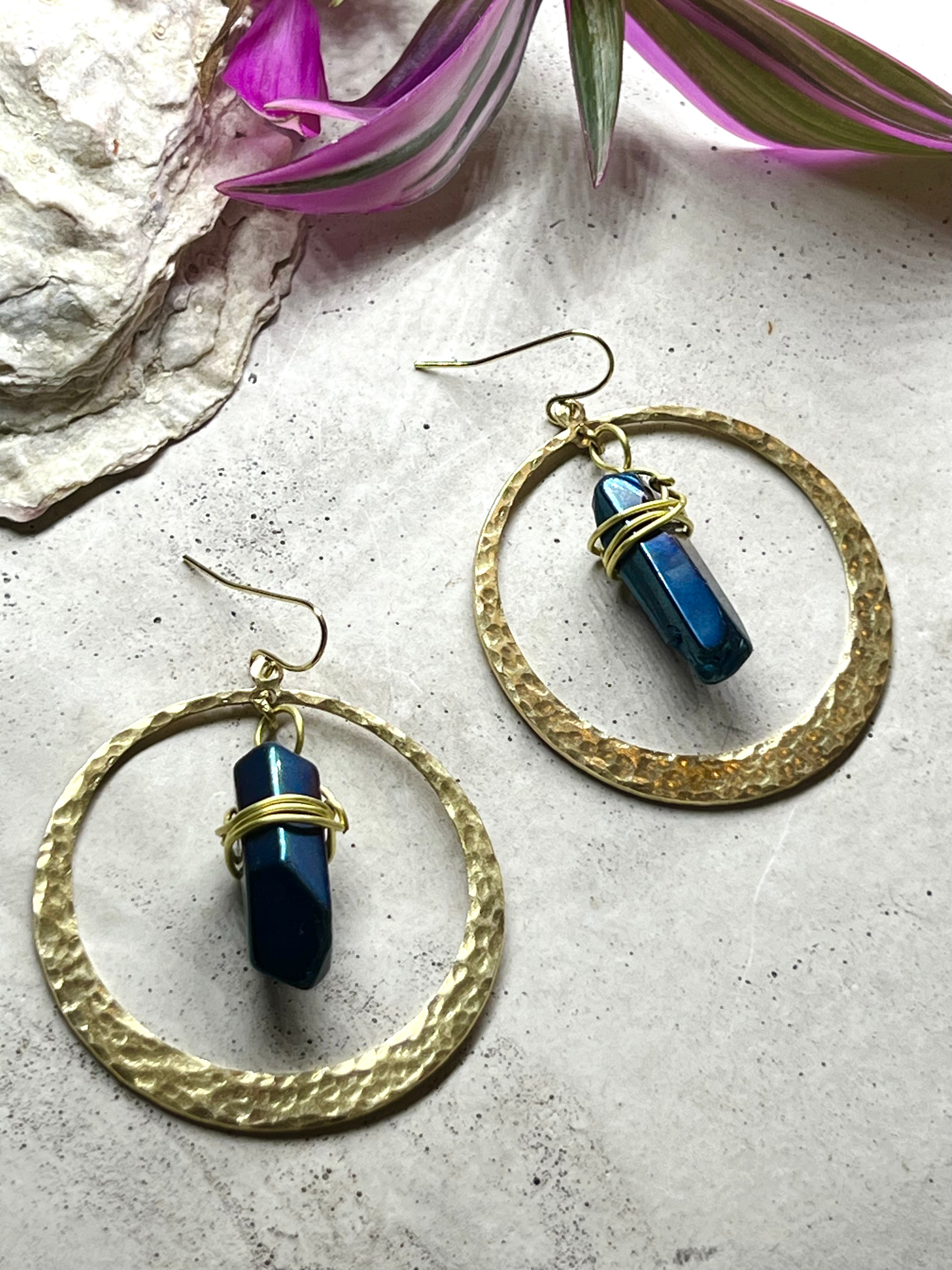 Crystal in Circle - Dark Blue Aura Kristall