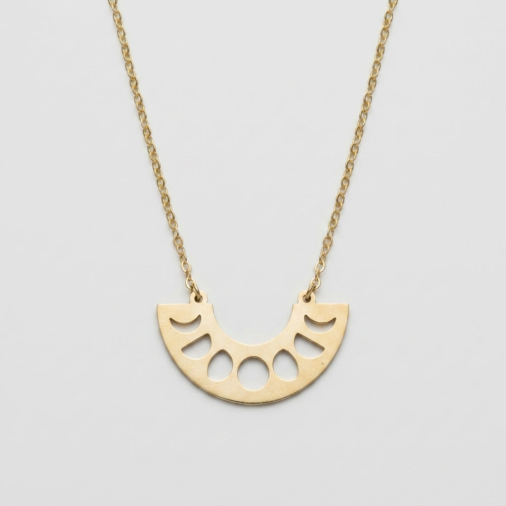 Pendant necklace — Frontal Studio Shot | Generated by Modelize