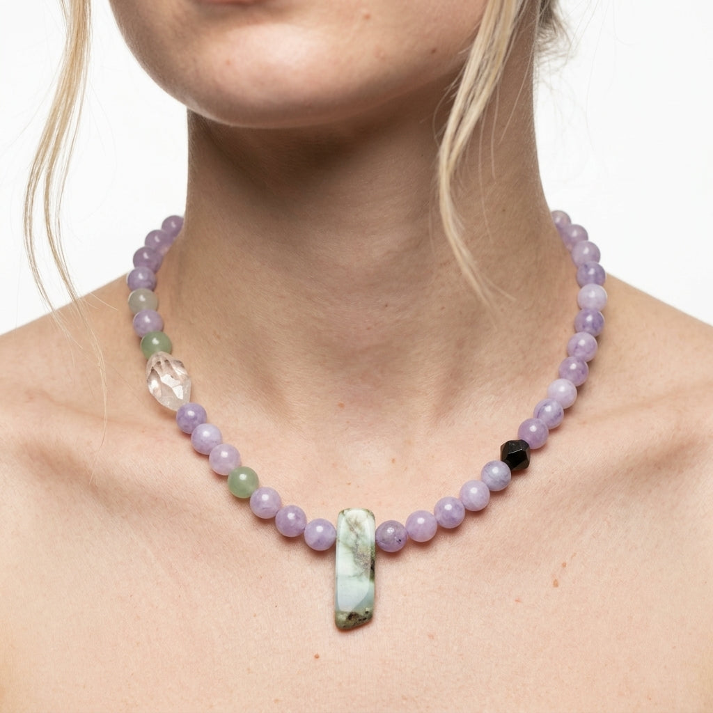 Beaded necklace — Texture and Material Detail | Generated by Modelize