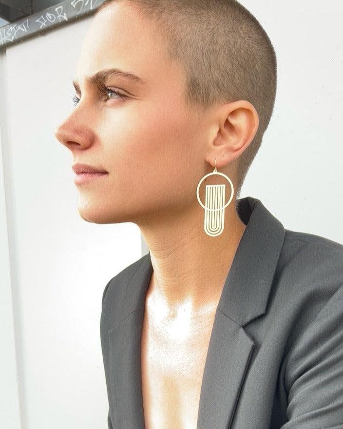 <img src=“Sina Ohrringe All my million moons.jpg” alt=“All my million moons Sina earrings”>