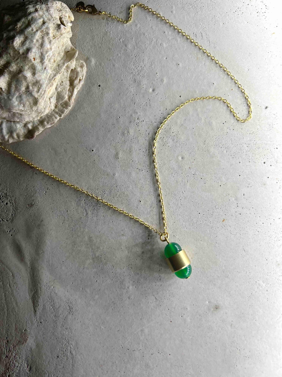 Capsule green Onyx - allmymillionmoons