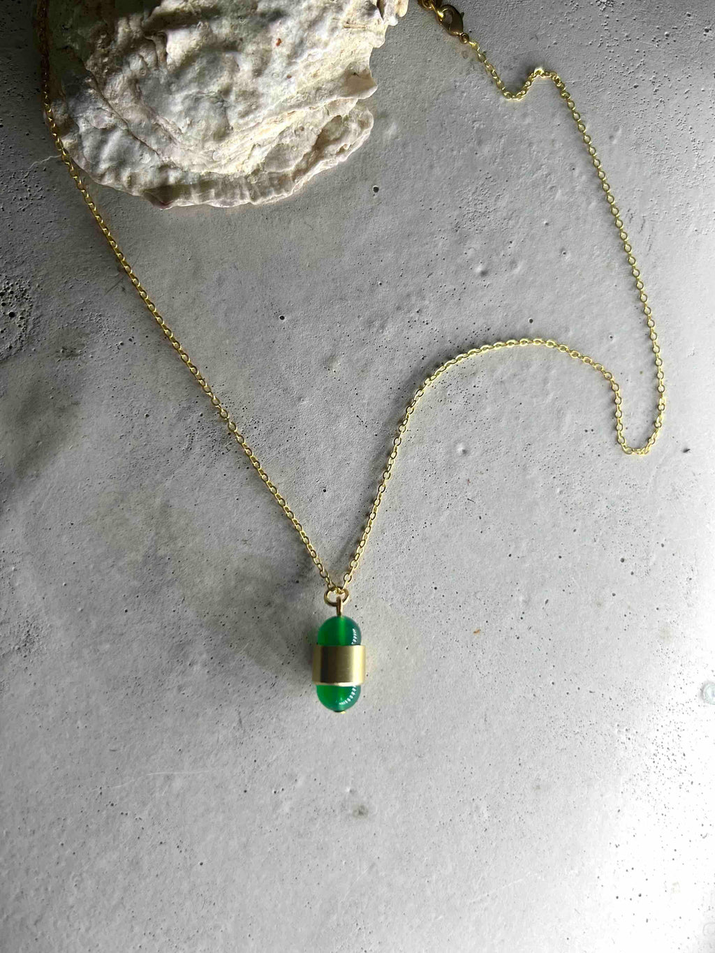 Capsule green Onyx - allmymillionmoons