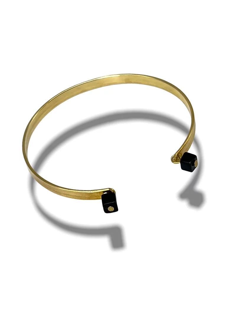 Lori Armreif mit schwarzen Onyx Cubes - allmymillionmoons